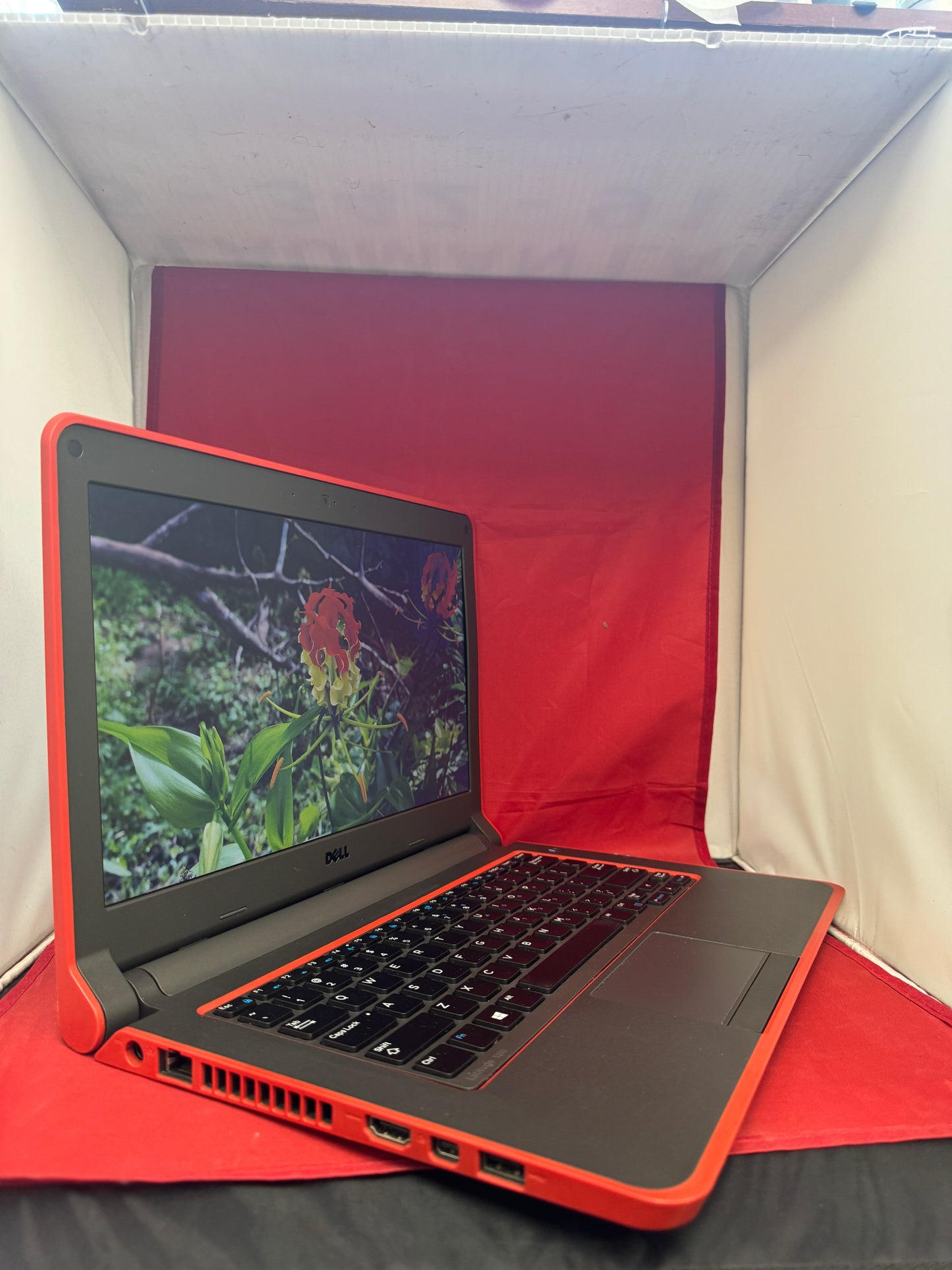 Dell Latitude 3350 (Red Trim) Intel i3-5015U @ 2.10 GHz - 128/256GB SSD - 8GB RAM - Windows 11 Pro